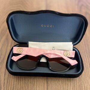 Gucci Women’s oversized square sunglasses Pink black gold pearl